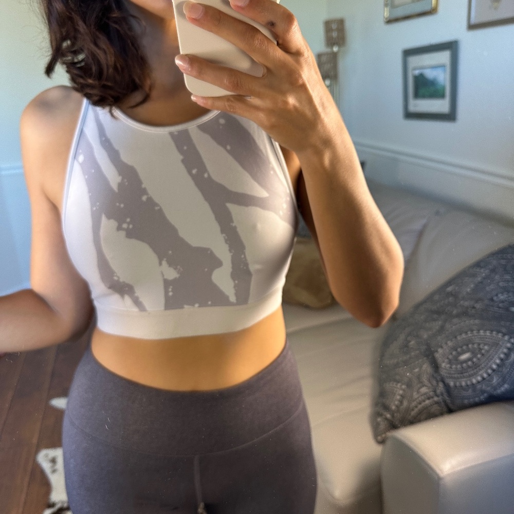 ALO - High neck, open back sports bra tank